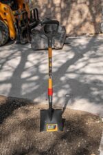 J10-204 - J-Series D-Handle Square Point Shovel - Full - 01